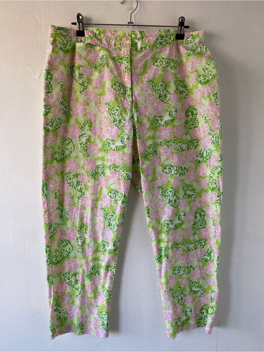 Lilly Pulitzer  vintage tiger Pink & Green Floral Capris summer cotton - Picture 2 of 6
